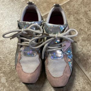 Steve Madden girls tennis shoes